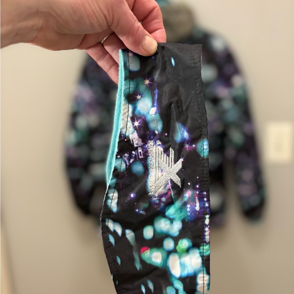 Stylish Kids Puffer Jacket - Black and Blue - Picture 13 of 16